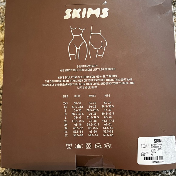 SKIMS SOLUTION SHORT LEFT LEG EXPOSED - Picture 6 of 6